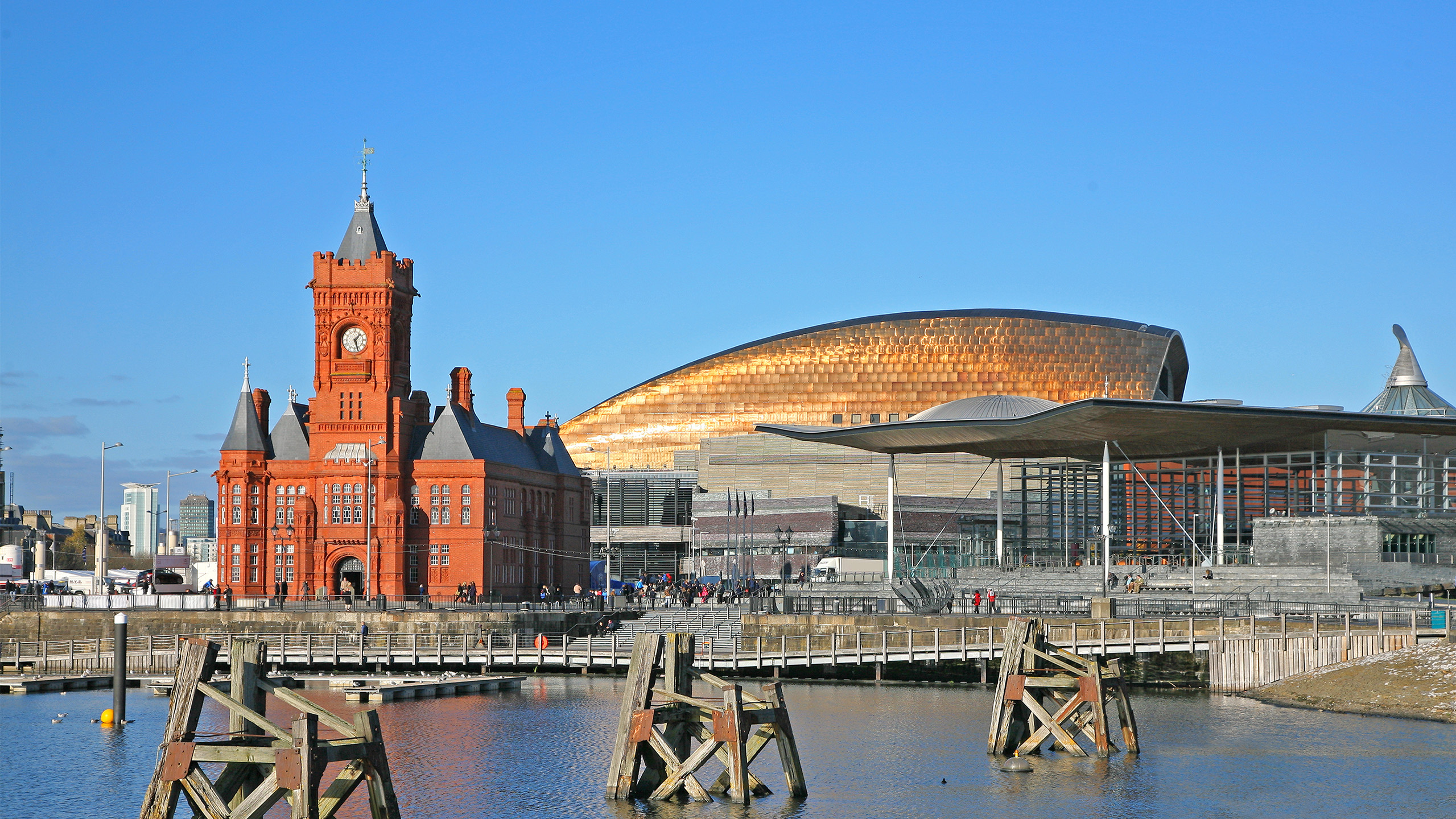 Cardiff the capital of wales. Уэльс Кардифф. Wales столица Кардифф. Wales достопримечательности Кардифф. Кардифф Англия достопримечательности.